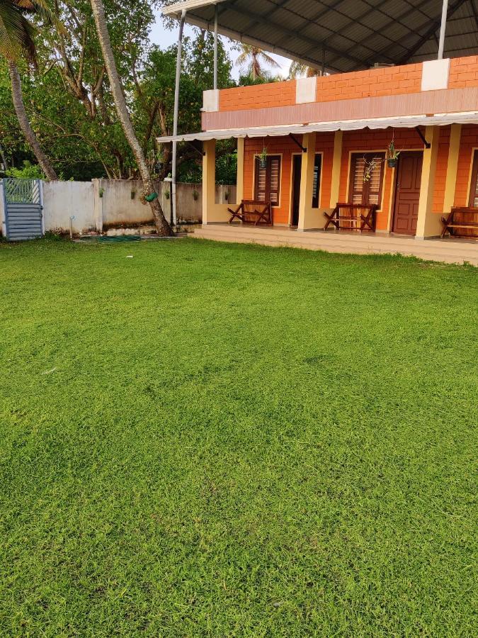 Appartamento Wind &Waves Kollam Esterno foto